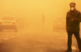 گردوخاک در آسمان کرمان تداوم دارد/ کاهش دما و خطر سرمازدگی محصولات کشاورزی