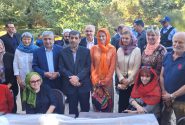 خوشامدگویی وزیر میراث فرهنگی به گردشگران خارجی در باغ شاهزاده ماهان