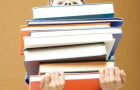 معلمان مجاز به معرفی کتاب‌های کمک درسی نیستند