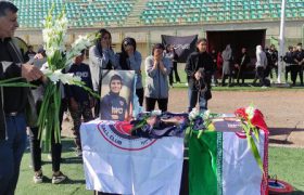 بمی‌ها پیکر فوتبالیست تیم خاتون را بدرقه کردند/ ملیکامحمدی در آمریکا دفن می‌شود