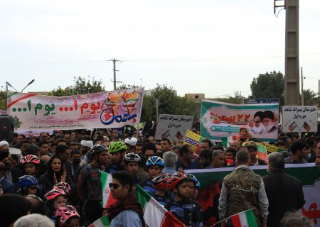 صحنه هایی از حضور مردم در راهپیمایی۲۲بهمن در جیرفت