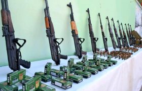 تحویل داوطلبانه ۱۶۲ قبضه سلاح غیر مجاز در جیرفت